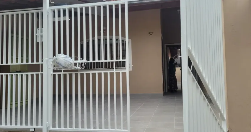 Linda casa  2 quartos - ótima localização, a 3 minutos do shopping oriente