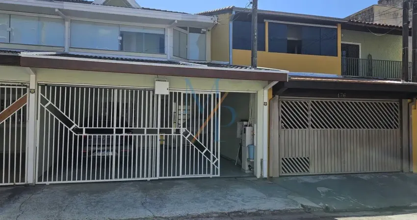 Linda casa com sacada e churrasqueira - ótima localização, próximo ao sesi e fácil acesso a andrômeda