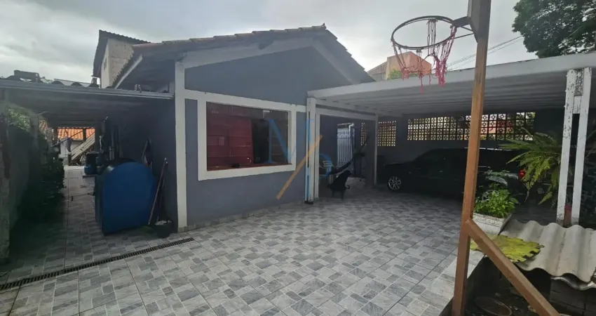 Linda casa com terraço e edícula - ótima localização, ficando próximo ao assaí e hospital