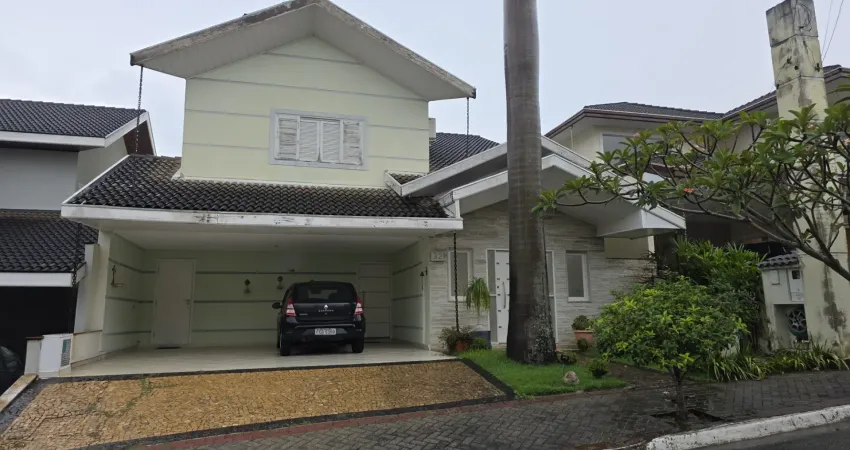 Linda casa com 4 suítes e piscina - Ótima localização, próximo ao Parque Ribeirão Vermelho - Urbanova