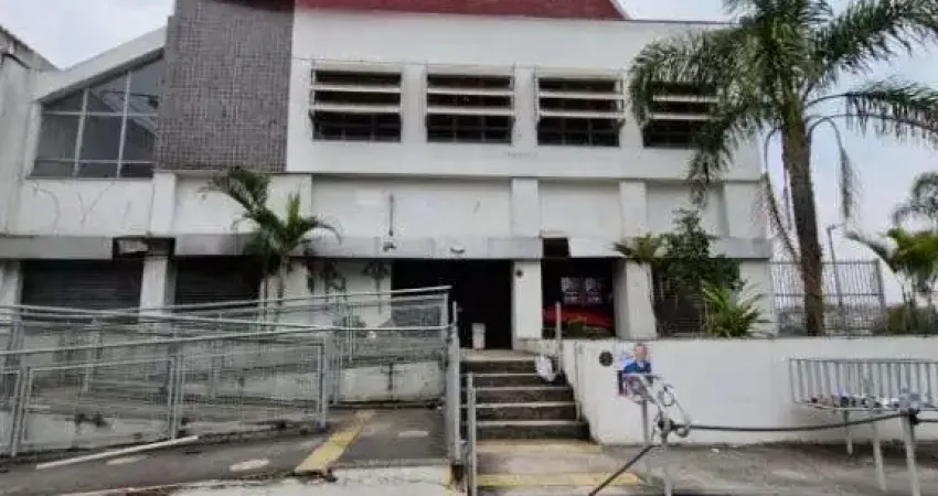 Prédio com 1 sala para alugar na Rua Victório Santim, 95, Vila Carmosina, São Paulo