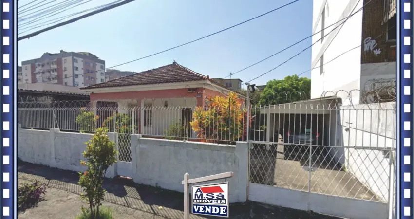A.m.sá vende casa sala 2 quartos, enaltecendo sua excelente localização + casa sala quarto de fundos
