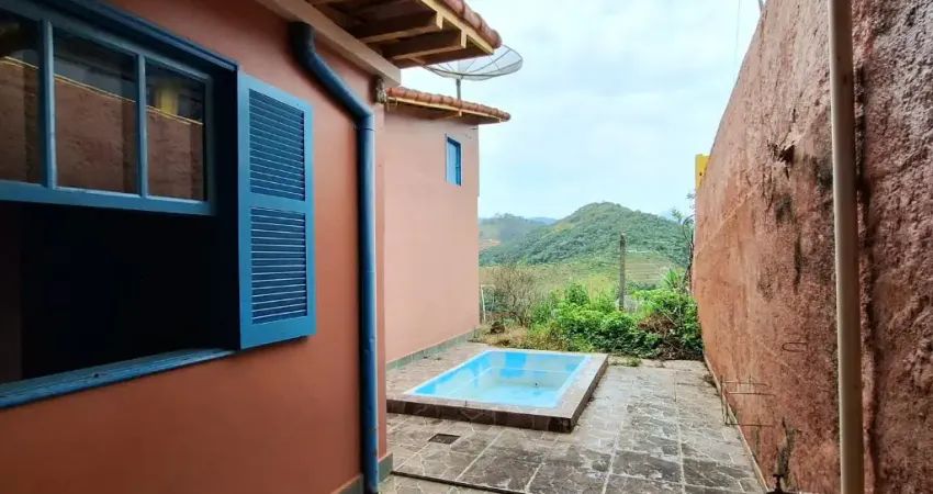 Casa com 3 quartos à venda no Carangola, Petrópolis
