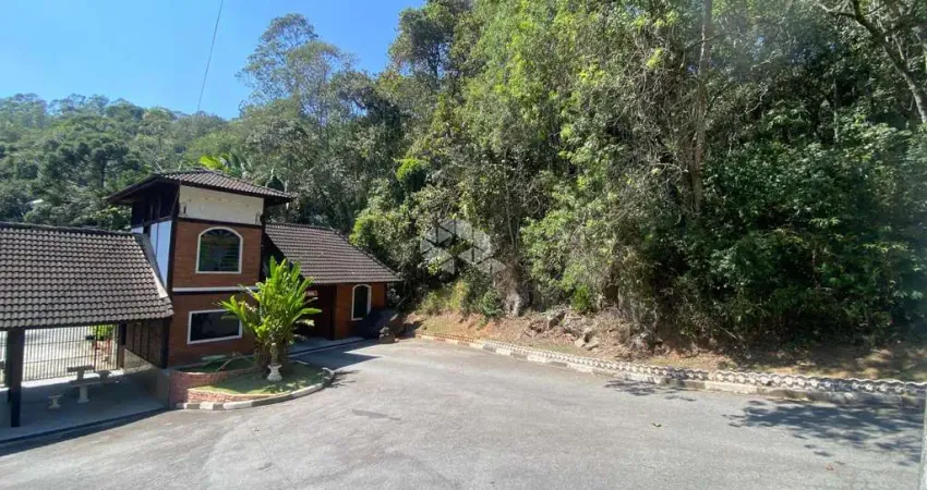 Terreno com 1.000m², excelente topografia, a venda por $ 100.000,00 - Condomínio Parque Germânia - Mairiporã-SP