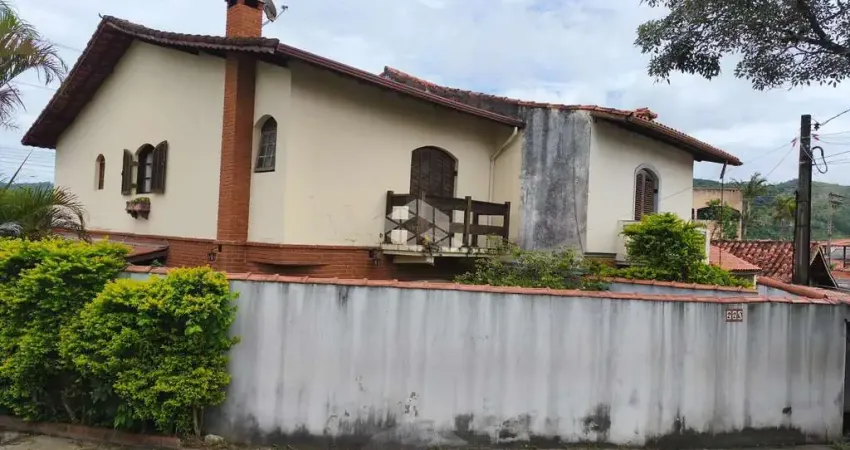 Casa com 03 suítes á venda por R$ 890.000,00 - Jardim Suisso - Mairiporã/SP