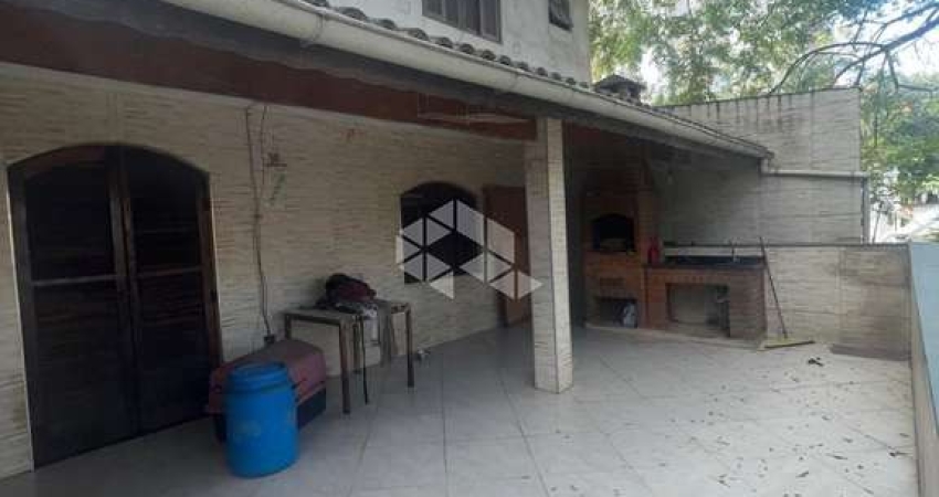 CASA SOBRADO AMPLO E BEM LOCALIZADO NO BAIRRO SUÍÇO, SÃO BERNARDO DO CAMPO!