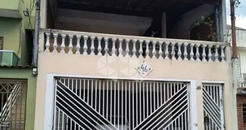 Casa com 2 dormitórios, amplo quintal e área de lazer - conforto e espaço para toda a família