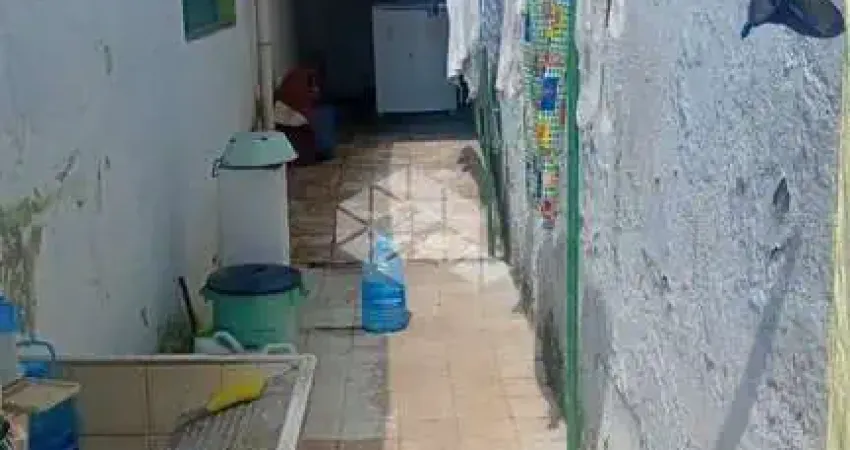 Oportunidade! duas casas no mesmo terreno - ideal para reforma ou construção nova