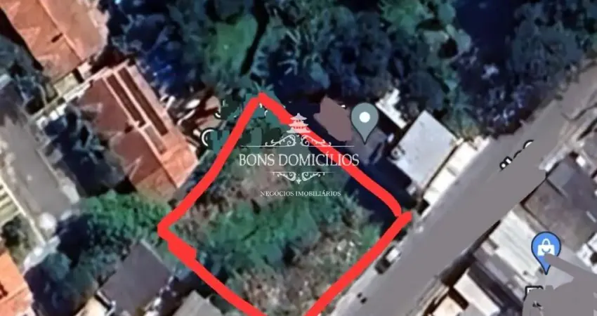 Excelente terreno com 900m já limpo e pronto para o seu projeto! Numa ótima localização em crescimento acelerado.
