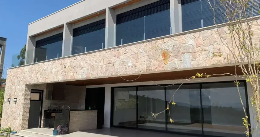 Casa de cinema no condomínio vila da mata, um condomínio completo na melhor localização de são roque