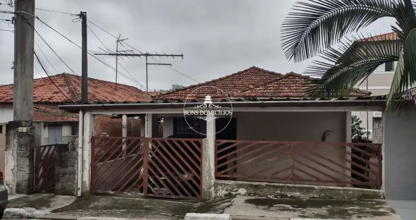 CASA EM COTIA IDEAL PARA RENDA OU CONSTRUÇÃO DE PRÉDIO DE 05 ANDARES.