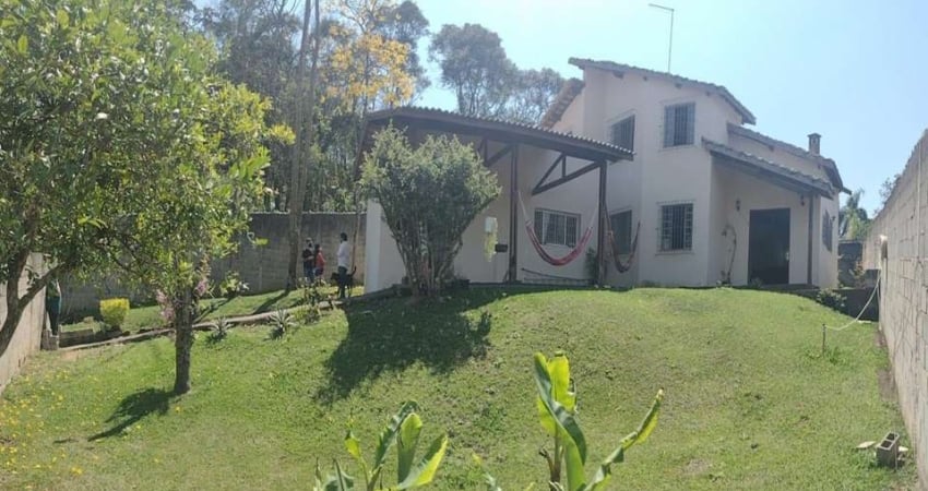 Casa para Venda em Vargem Grande Paulista / SP no bairro CASA ESTILO CHÁCARA NA MELHOR REGIÃO DE VARGEM GRANDE !
