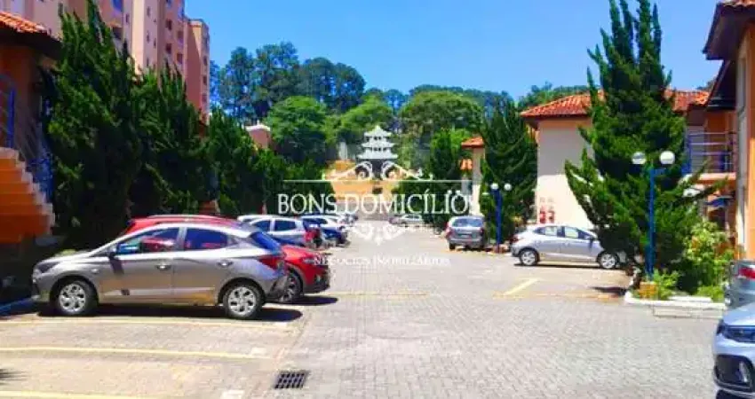 More bem pagando pouco! casa na granja viana em condomínio com piscina : 02 quartos, 01 suíte, 2 salas