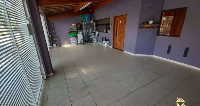 Casa à Venda em Jardim Santa Clara, Taubaté - SP
