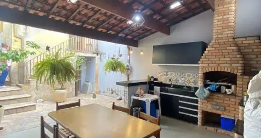 Casa com 3 quartos à venda na Avenida Brasília, 397, Bosque da Saúde, Taubaté