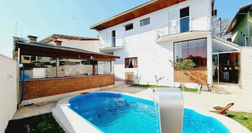 Casa com 3 quartos à venda na Rua Vitória-Régia, Campos Elíseos, Taubaté