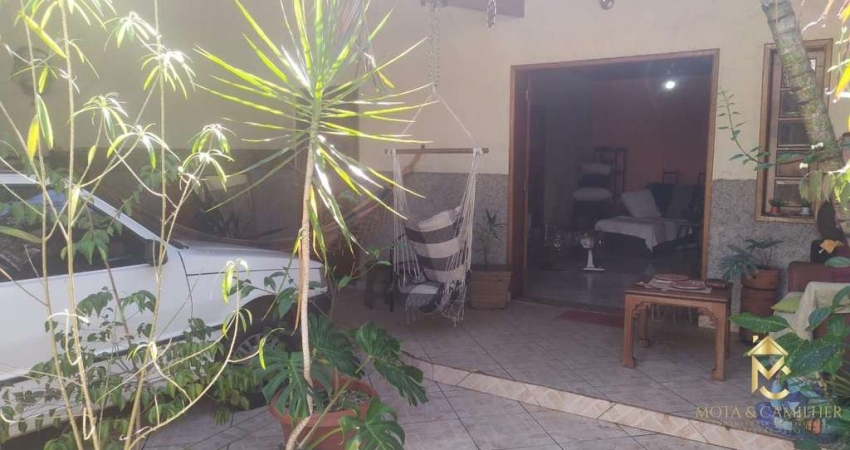 Casa à Venda em Centro, Taubaté - SP