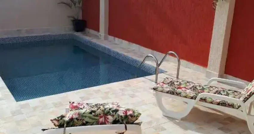 Casa com 3 dormitórios à venda por R$ 800.000 - Jardim Baronesa - Taubaté/SP