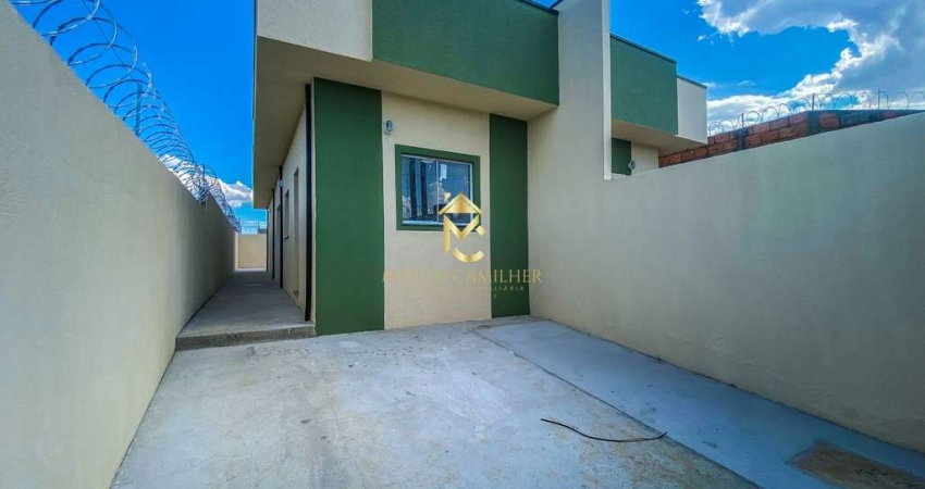 Casa em rua pública disponível para venda