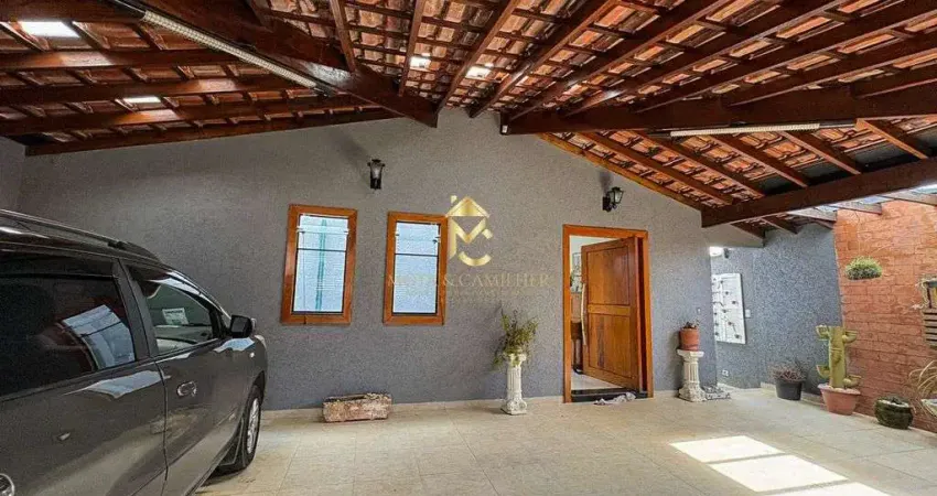 Casa com piscina disponível para venda em Taubaté.
