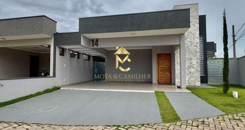 Casa com área Gourmet à venda em condomínio fechado.