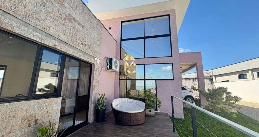 Casa à venda em condomínio com 3 dormitórios sendo 1 suíte .