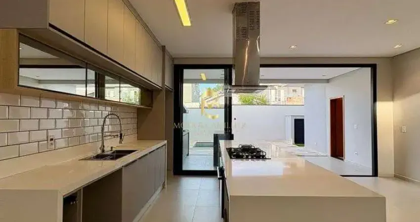 Casa com piscina disponível para locação em Condomínio em Tremembé.