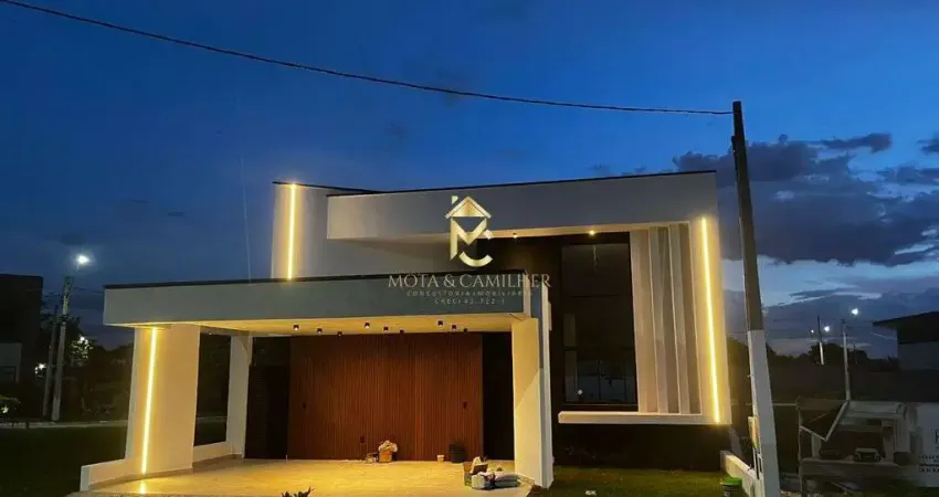 Linda casa térrea com 3 suítes e piscina em condomínio