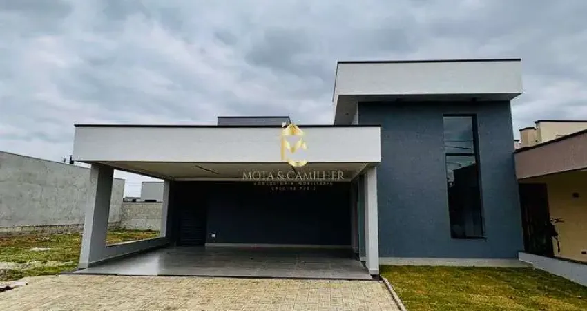 Linda casa térrea com 3 dormitórios e piscina em condomínio.