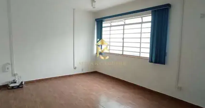 Casa em via pública disponível para locação com ótima localização