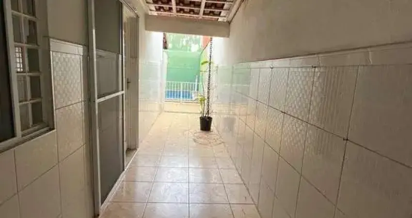 Casa com 3 quartos para alugar na Rua Voluntário Benedito Sérgio, Residencial Santa Izabel, Taubaté
