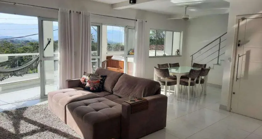 Casa com 3 quartos para alugar na Rua Doná Zília, Centro, Tremembé