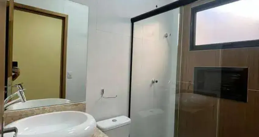 Casa recém construída com 2 quartos e closet no bairro estoril