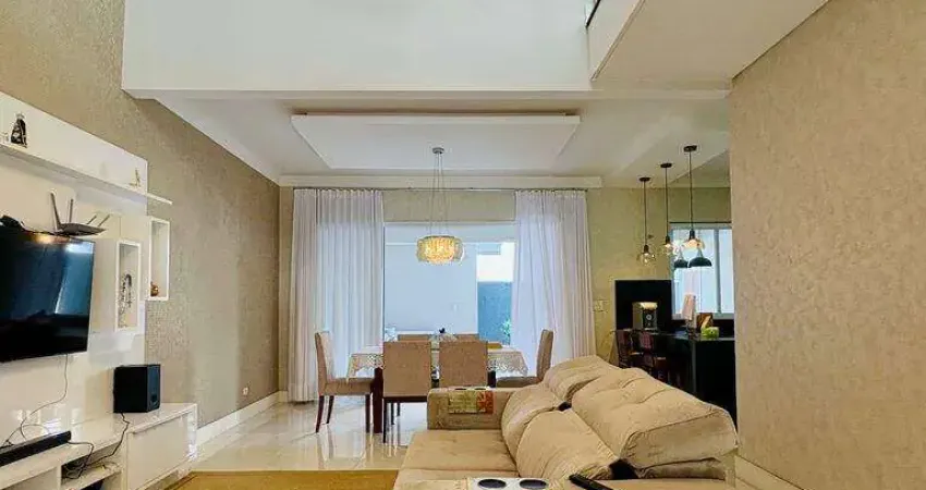 Casa com piscina e varanda gourmet à venda em condomínio em taubaté