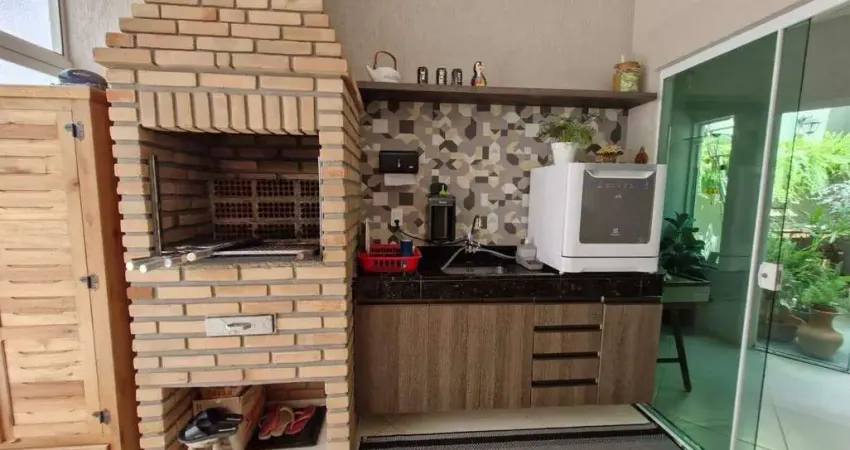 Casa térrea com varanda gourmet à venda ou locação em condomínio fechado