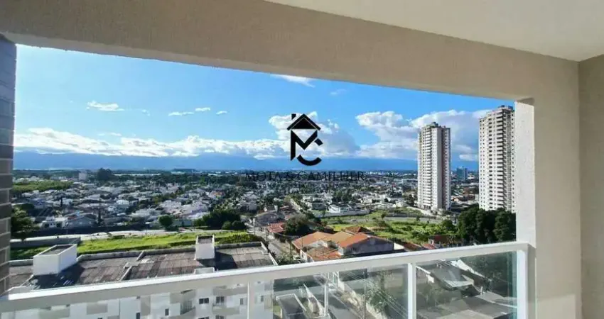 Apartamento com varanda gourmet e 2 dormitórios com vista para a serra.