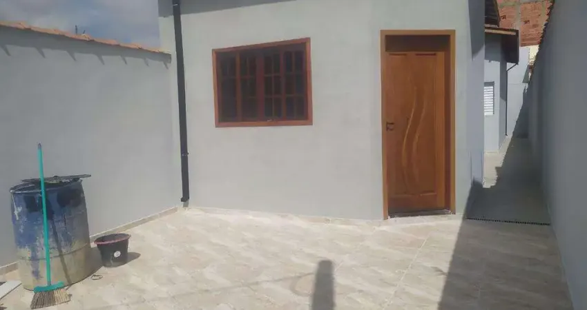 Casa com 2 quartos à venda na Avenida Dezessete, Mombaça, Pindamonhangaba