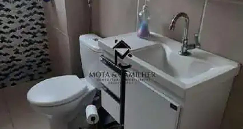 Apartamento com 2 dormitórios e área de lazer completa no condomínio