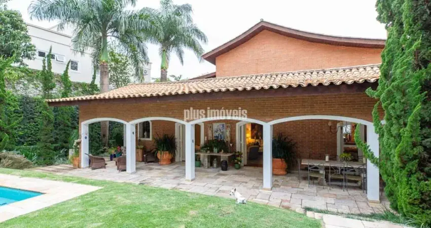 Morumbi 640,0m² área construída 4 quartos, 2 suítes, 4 vagas - quintal, churrasqueira  e piscina