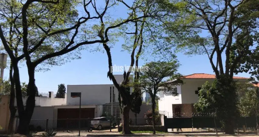 Casa residencial e ou comercial 489,0m² área construída, 605,0m² área de terreno 5 quartos, 2 suítes