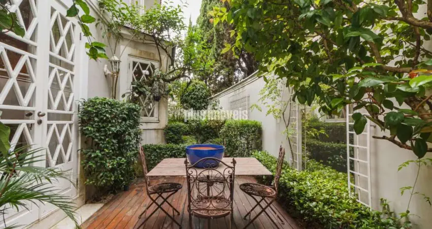 Jardim Paulistano 332,0m²AC - 280,0m² Área de Terreno - 3 Suítes 2 Gar-