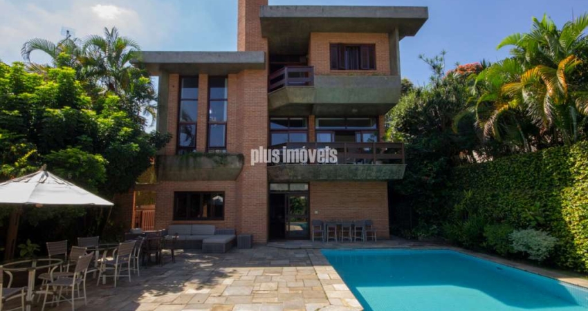 Jardim Guedala 584,0m²AC, 563,0m² Área de Terreno  4 Suites 4 Gar - Piscina - Churrasqueira.