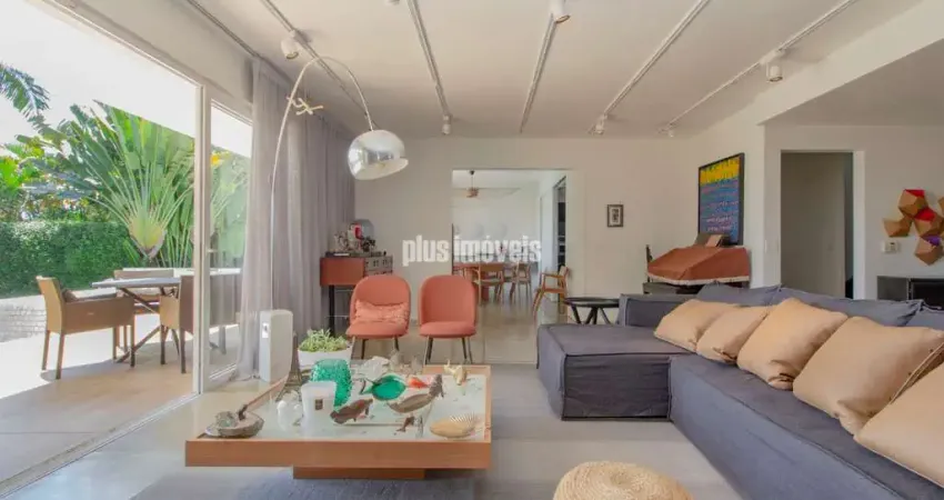 Casa com 3 quartos à venda na Avenida São Valério, 380, Jardim Guedala, São Paulo