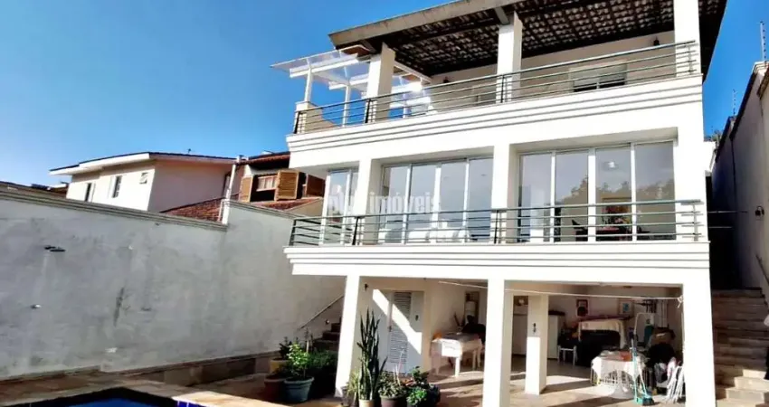 CASA NA VILA INAH - 380,0M²AC E 420,0M² ÁREA DE TERRENO,  3 SUÍTES, 5 VAGAS, PISCINA E CHURRASQUEIRA