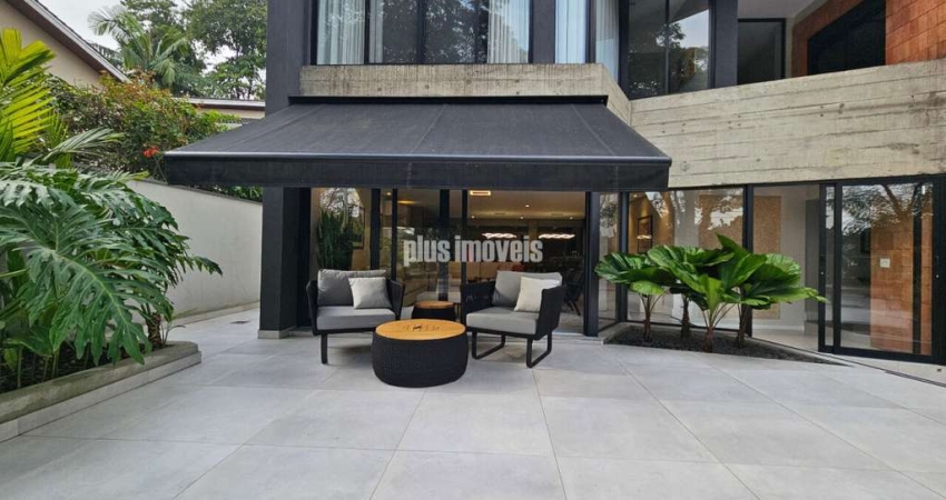 Linda Casa Recém-Reformada no Brooklin - 408 m2 - AGENDE UMA VISITA!!!!