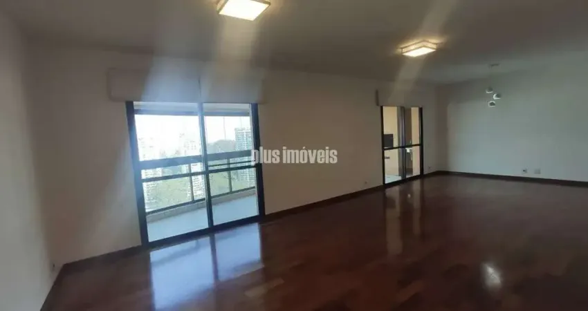 VILLAGGIO PANAMBY -  192,41M²AU  4 SUÍTES - 4 GAR, DEPÓSITO - TERRAÇO GOURMET VOLTADO PARA O BOSQUE.
