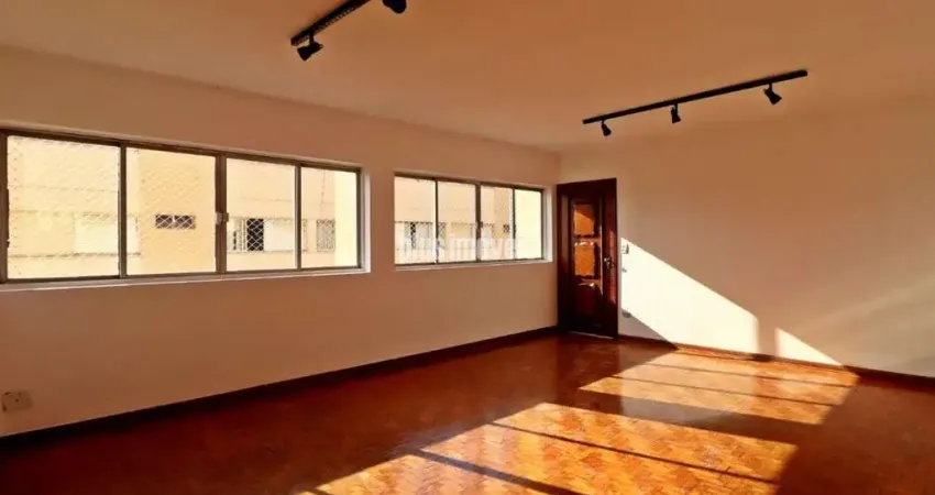 Perto do metrô linha Lilás, shoping Morumbi,vias de acesso e de farto comércio