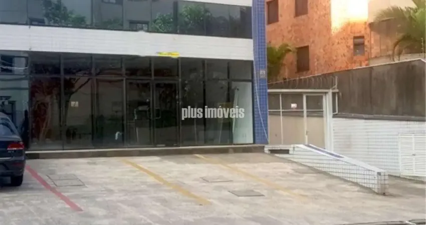 Esquina privilegiada, de grande visibilidade, 145m²au, 3 vagas