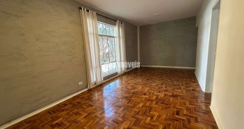 Apartamento diferenciado, prédio charmoso, rua pequena e tranquila