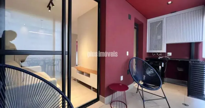 JARDINS APARTAMENTO MOBILIADO,ACESSO ÁO METRO OSCAR FREIRE, LOJAS, RESTAURANTES,IMPECAVÉL